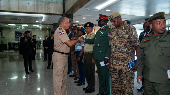 Ministerio de Defensa fortalece recibe visita académica del Colegio de Defensa Nacional de Kenia