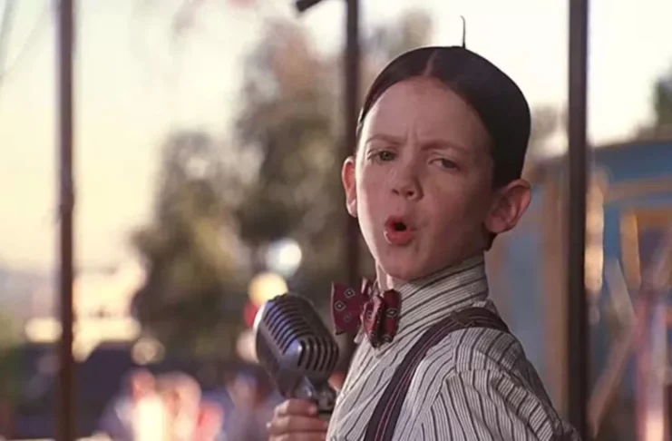 Arrestan a Brandon “Bug” Hall, actor de “Pequeños traviesos”, tras faltar a audiencia por caso de tránsito