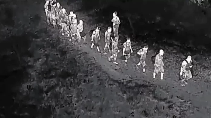 Ejército detiene a 28 haitianos indocumentados detectados con drones en Dajabón