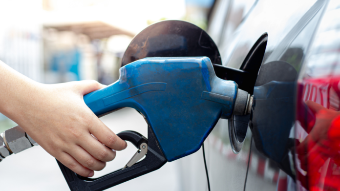 Gobierno protege precios de combustibles esenciales en Semana Santa
