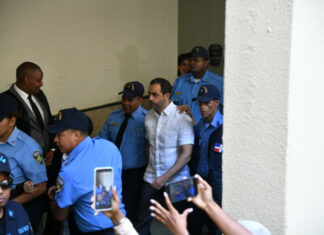 Bajo estrictas medidas de seguridad llegan los hermanos Espaillat a sala de audiencia