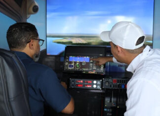 IDAC instala simulador de vuelo en Primera Feria Regional del Libro y la Cultura Cibao 2026