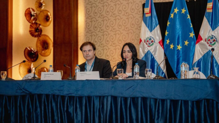 Interior y Policía impulsa cooperación internacional en políticas de drogas