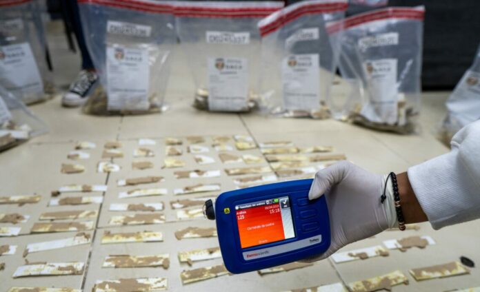 DNCD impide envío de 735 láminas de cocaína a España ocultas en cajas de cartón