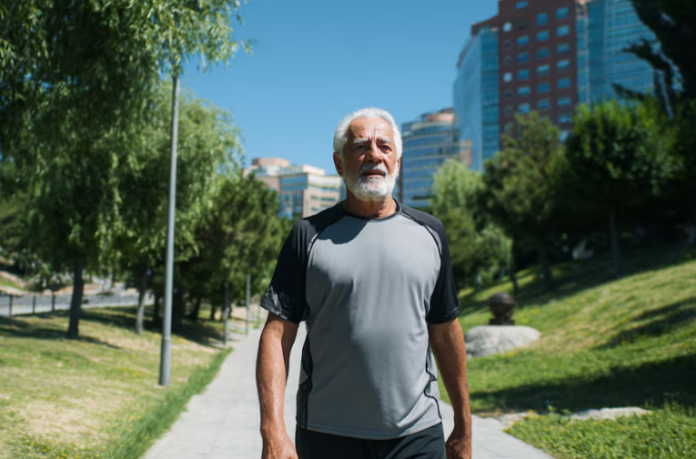 La caminata, una herramienta eficaz para conservar masa muscular y controlar el peso