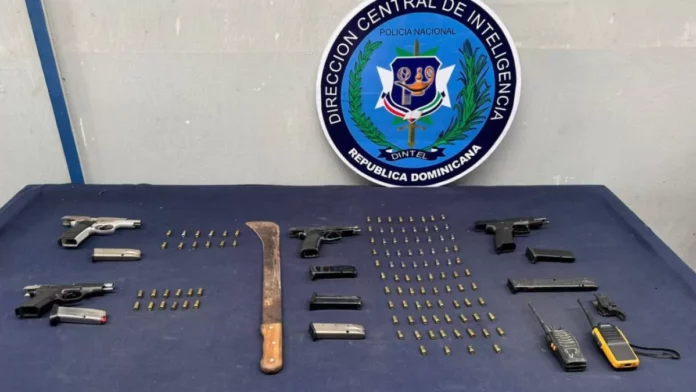 Detienen dos personas incautan armas y municiones durante operativos en Santiago