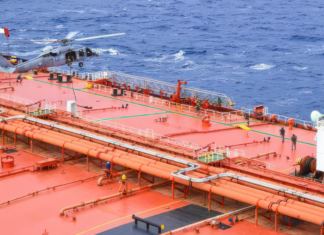 EE.UU. incauta un petrolero «sin bandera» en el Indo-Pacífico