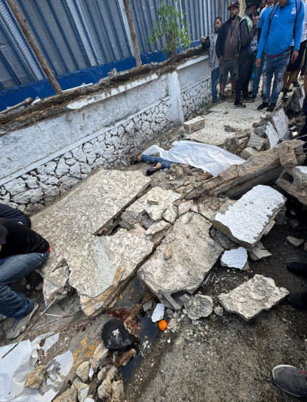 Dos personas mueren tras el colapso de una pared en Las Palmas de Herrera