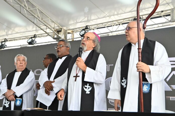 “Ya no es pedir, ahora es exigir”, padre Rogelio cuestiona justicia a un año de la tragedia del Jet Set