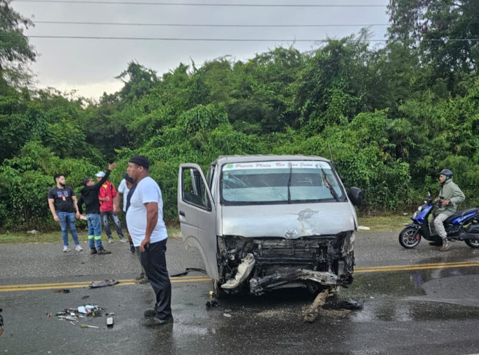 Accidente de tránsito en Sosúa deja dos fallecidos y varios heridos