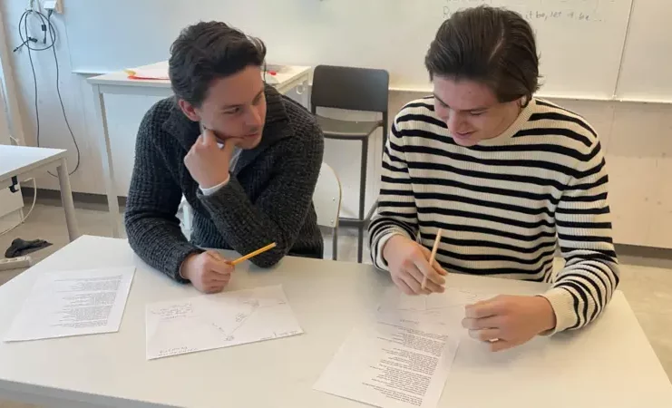 Suecia retoma el uso prioritario de libros físicos, papel y bolígrafos