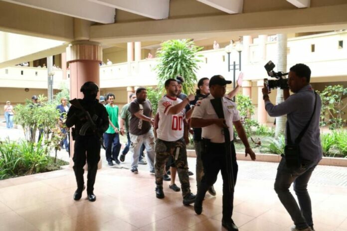 Aplazan conocimiento de coerción contra implicados en muerte de chofer en Santiago