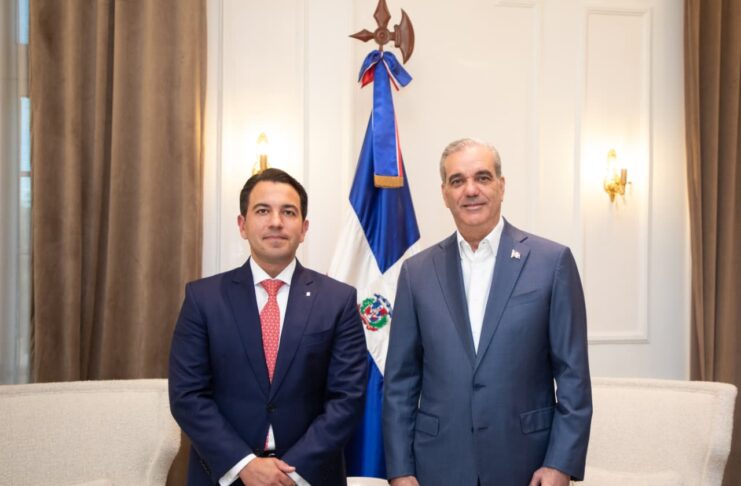 Presidente Ejecutivo de Scotiabank República Dominicana y mandatario Abinader dialogan sobre rol estratégico de RD