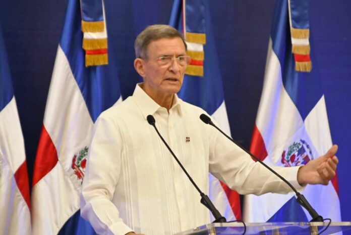 Canciller asegura pacto con EE.UU. no convierte a RD en destino de migrantes ni contradice postura de Abinader