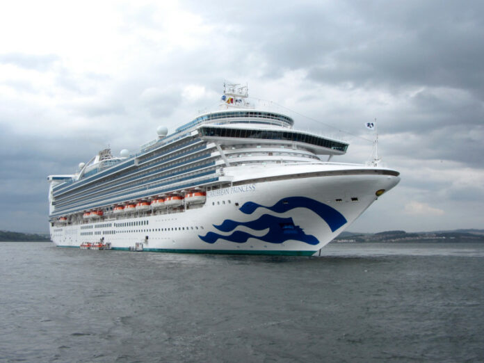 Salud Pública asegura crucero con brote de norovirus ya salió de Puerto Plata