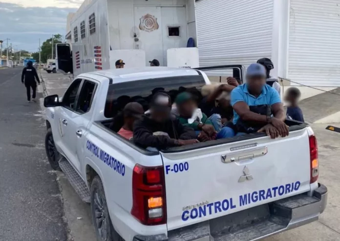DGM asegura deportó más de 1,100 extranjeros y detuvo 1,258 indocumentados en operativos