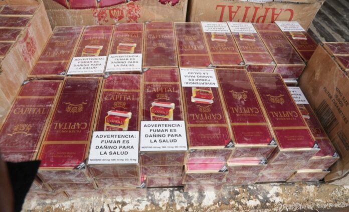 Ocupan 100 mil cigarrillos de contrabando y apresan tres hombres en SDO