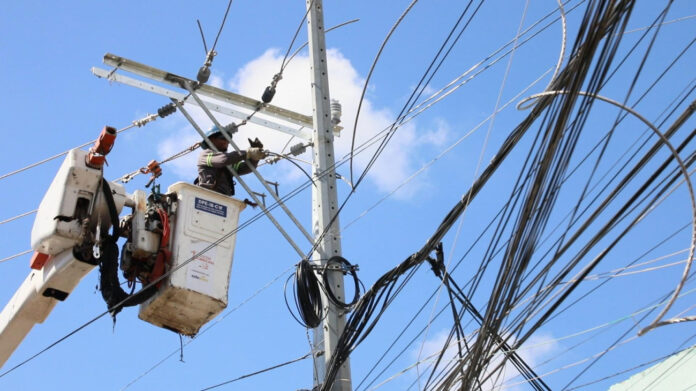 Edeeste concluye rehabilitación de redes en Los Tres Brazos