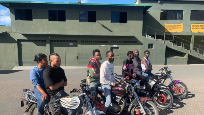 Ejército intercepta dos vehículos con haitianos indocumentados en Constanza
