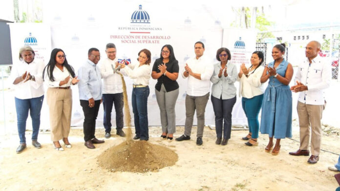 Gobierno inicia construcción de Centro de Superación Comunitaria en Elías Piña
