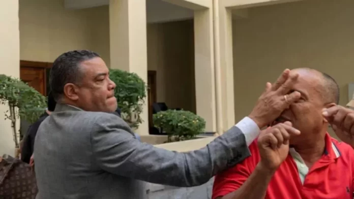 Presentación periódica y fianza de RD$300 mil a comunicador que agredió al padre de víctima Jet Set