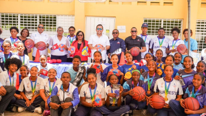 Inefi lleva utilería deportiva a 10 centros educativos de la frontera