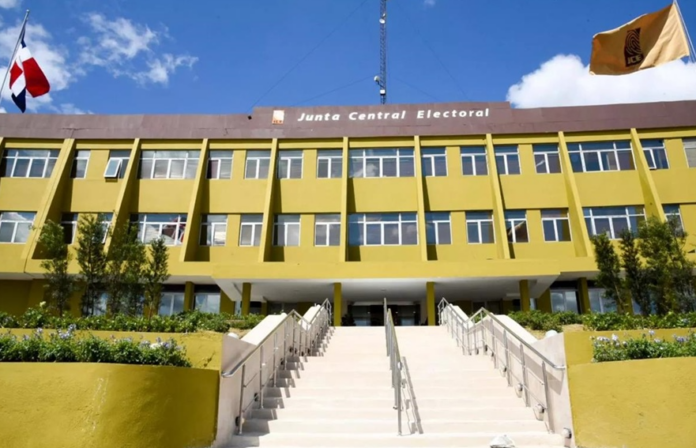 JCE extiende plazo a nacidos en abril para renovar cédula hasta el 11 de mayo