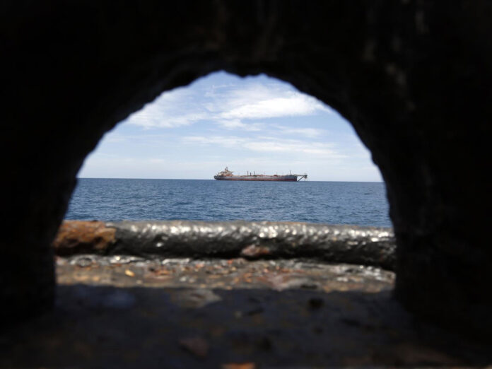 Petrolero secuestrado frente a las costas de Yemen