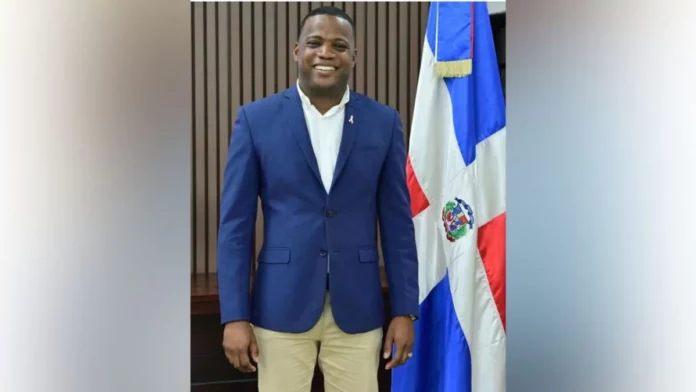 Presidente Abinader designa a Robert Martínez como vicecónsul en Panamá