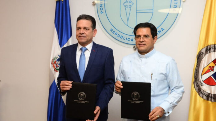 Proindustria y PUCMM acuerdan impulsar la innovación y competitividad industrial en RD