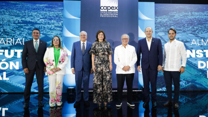 Raquel Peña participa en encuentro empresarial de Capex