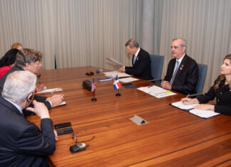 Abinader sostiene reuniones con Isaac Herzog y Christopher Landau