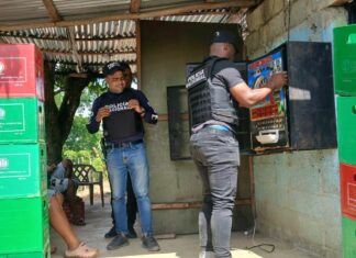 Policía ocupa máquinas tragamonedas ilegales durante operativos en SDN y Monte Plata