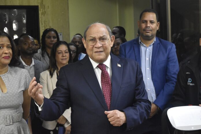 Santos Badía destaca talento emprendedor de jóvenes universitarios dominicanos