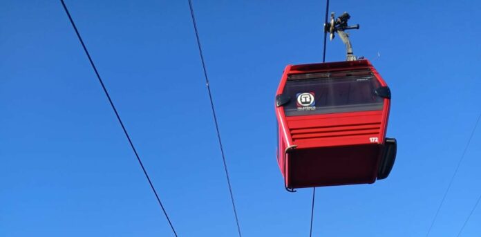 Teleférico suspende servicio en tramo clave