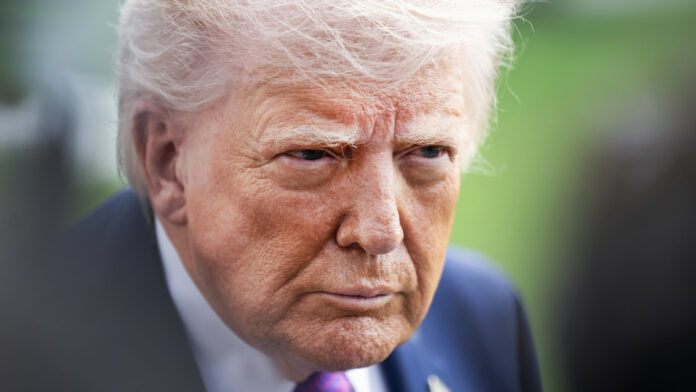 Trump anuncia que EE.UU. golpeará duramente a Irán esta noche