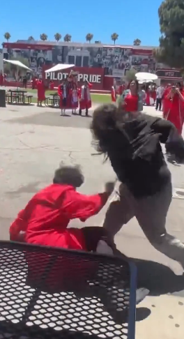 Joven es agredido por su novia el día de su graduación