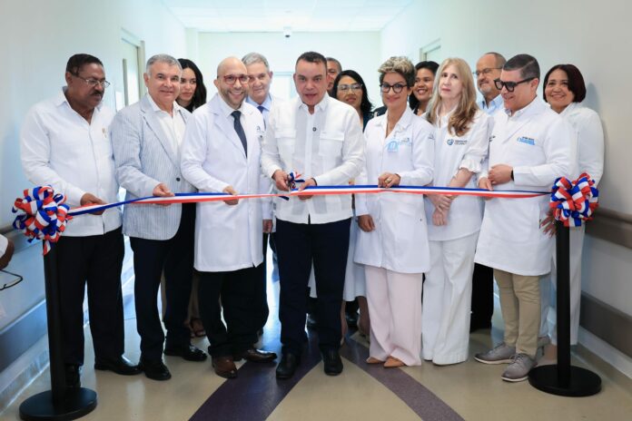 SNS inaugura primera unidad que permite bebés sean operados desde el vientre