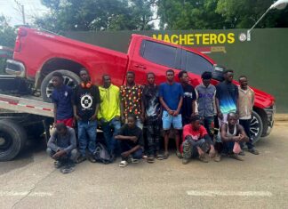 Ejército detiene camioneta con 14 haitianos indocumentados en Esperanza