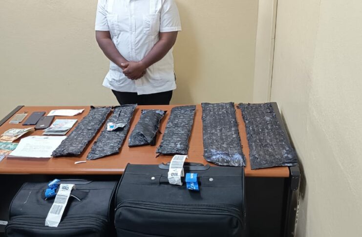 Capturan extranjero en Aeropuerto del Cibao con seis paquetes de presunta cocaína