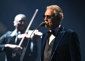 La historia de cómo Andrea Bocelli perdió la vista tras un partido de fútbol a los 12 años