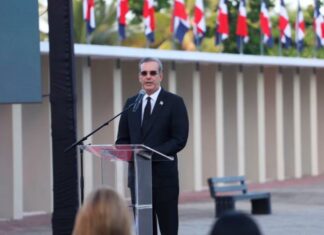 Abinader rinde homenaje a los héroes de la gesta del 14 de junio y destaca su lucha por la libertad