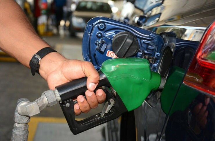 Suben entre RD$6.00 y RD$3.00 a las gasolinas y el gasoil