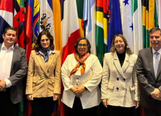 Gloria Reyes fortalece la cooperación social y de género durante agenda oficial en Chile
