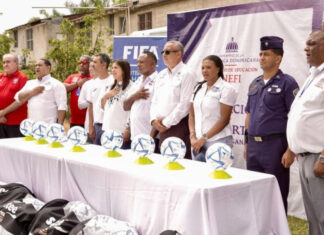 Inefi y FDF fomentan el fútbol en La Vega con la entrega de balones