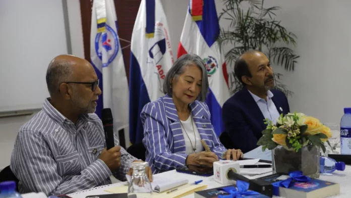 Inafocam y ADP analizan cambios en contratación de programas de formación docente