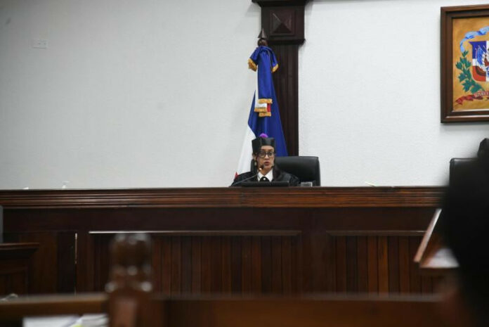 Aplazan juicio de Jean Alain por problemas de salud de Imbert Brugal; continuará este miércoles
