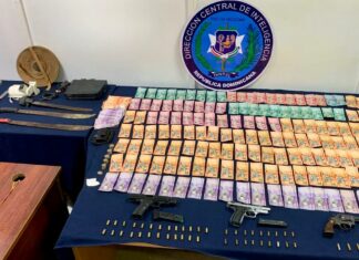 Ocupan armas, dinero y municiones en allanamientos en Santiago; tres personas detenidas
