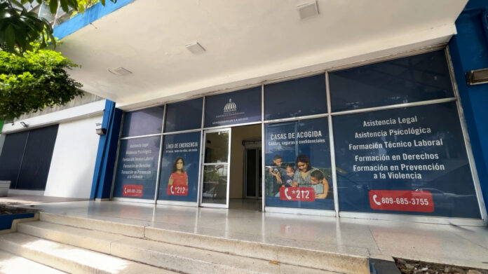 Ministerio de la Mujer insta a medios a difundir líneas de ayuda en casos de violencia