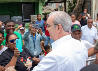Abinader inaugurará este sábado en la provincia de Monte Plata dos carreteras y un techado escolar